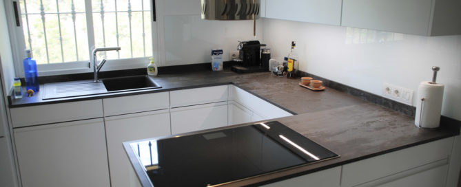 Cocina moderna Nobilia Inline 551 blanco alpino mate en Altea La Vella